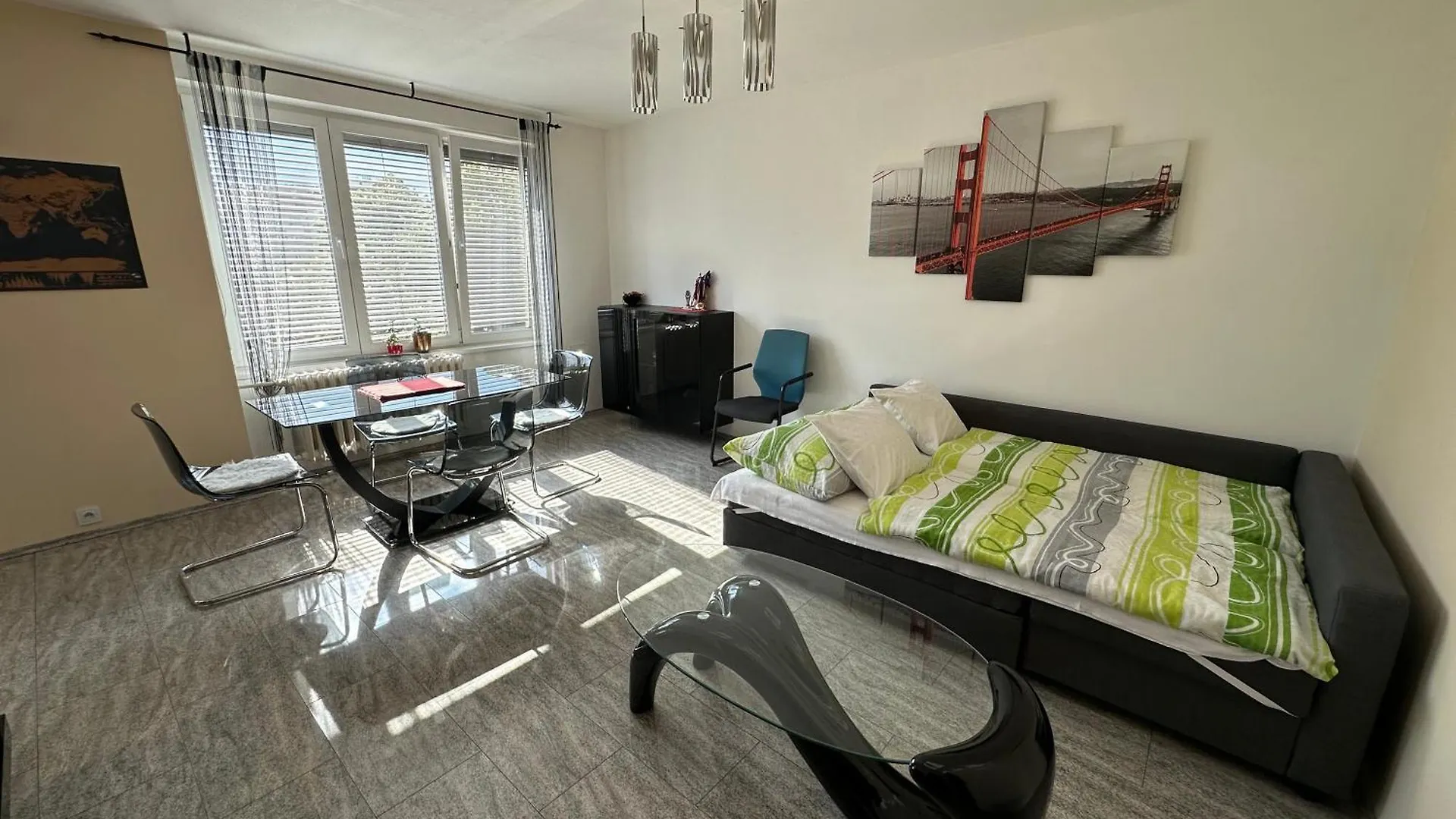 Sunny Modern Apartment With 2 Rooms With A View And Good Connections To The Centre Prague Czech Republic
