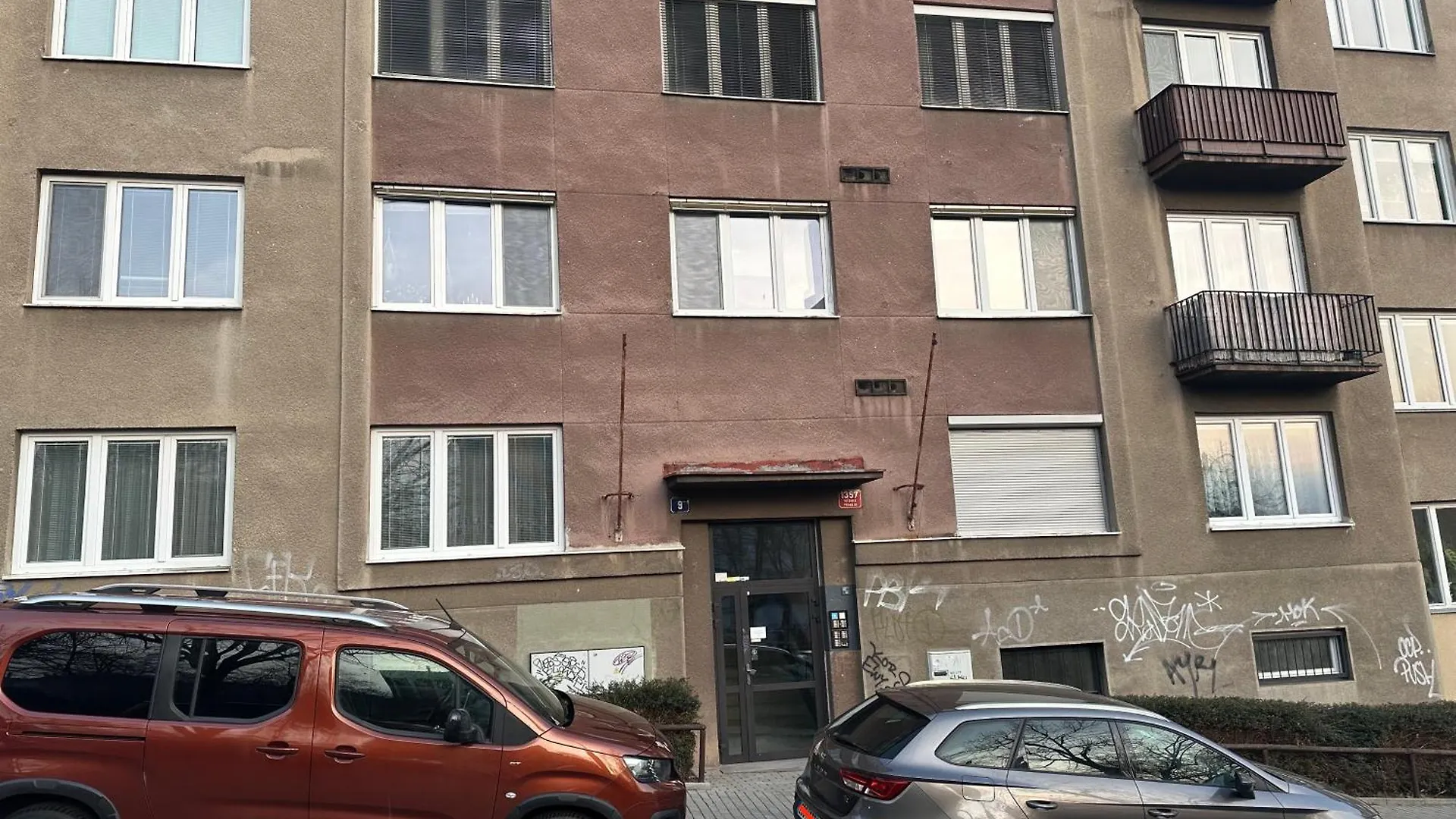 Sunny Modern Apartment With 2 Rooms With A View And Good Connections To The Centre Prag Tjekkiet
